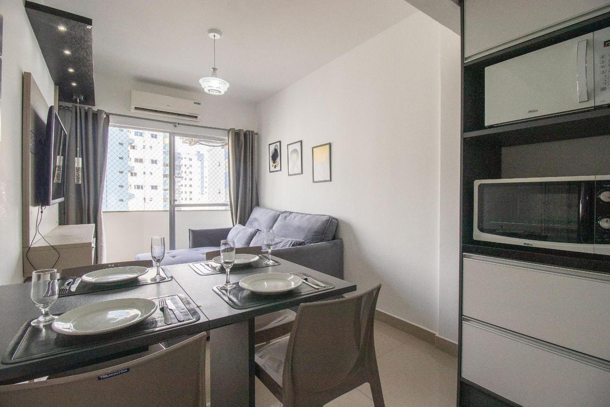 Mtey83 - 1 Dorm, Av. Brasil, Climatizado, Garagem Apartamento *