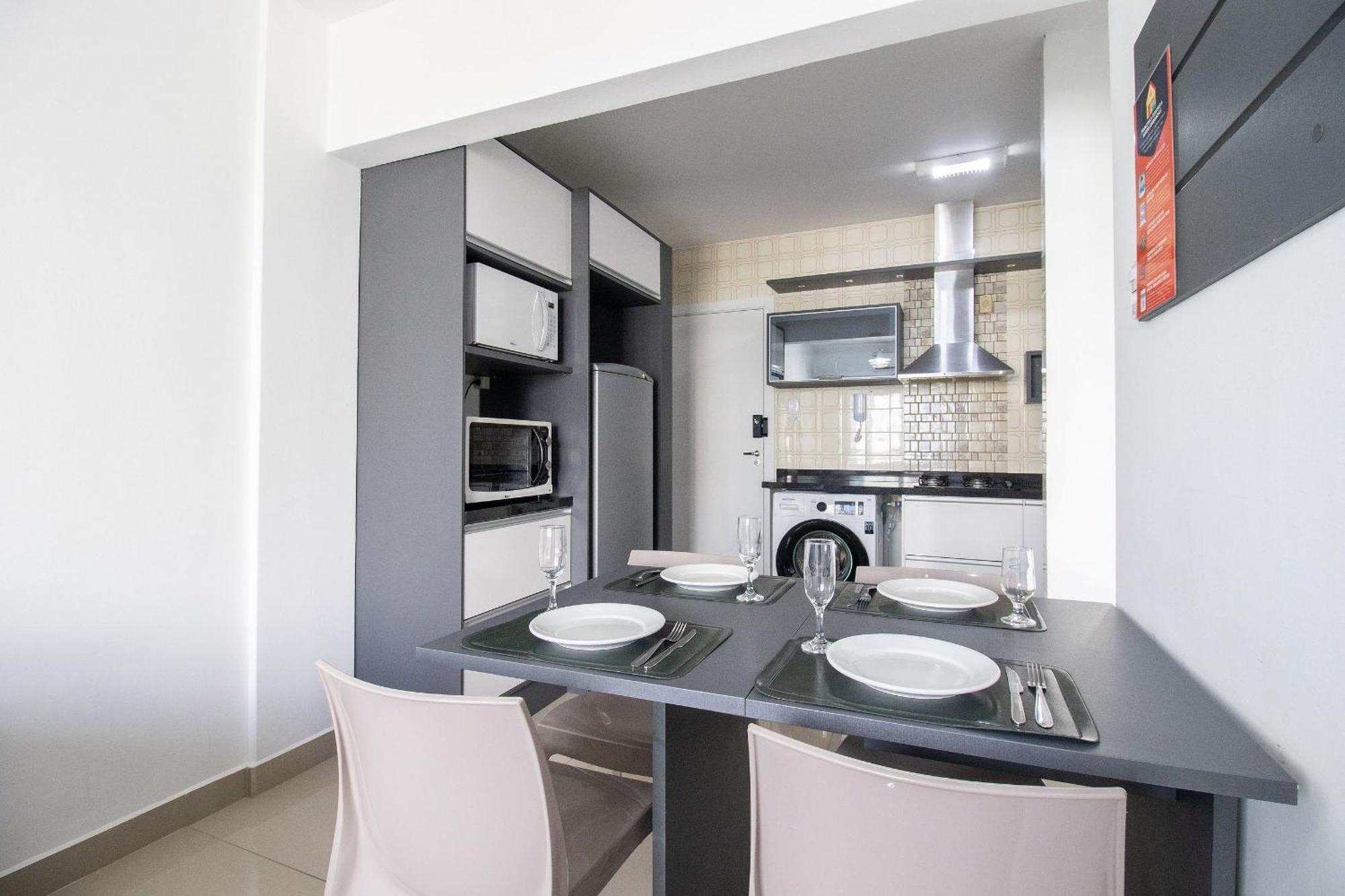 Mtey83 - 1 Dorm, Av. Brasil, Climatizado, Garagem Apartamento *